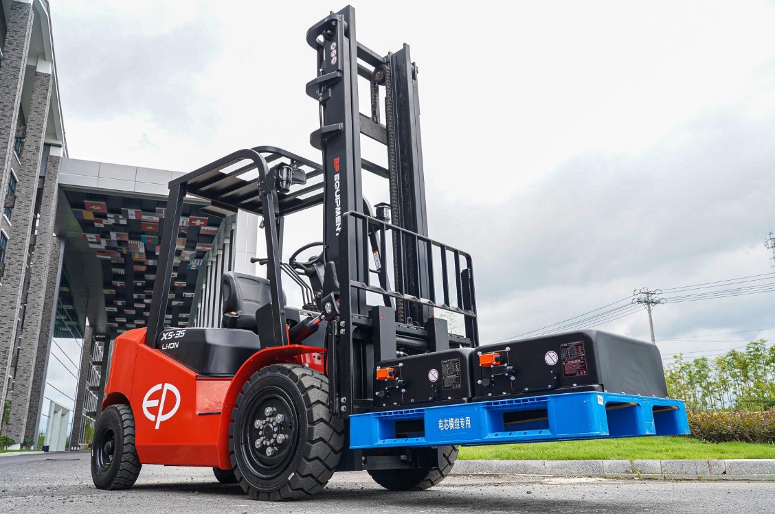 EP EFL302X5 LiTYUM AKÜLÜ FORKLİFT