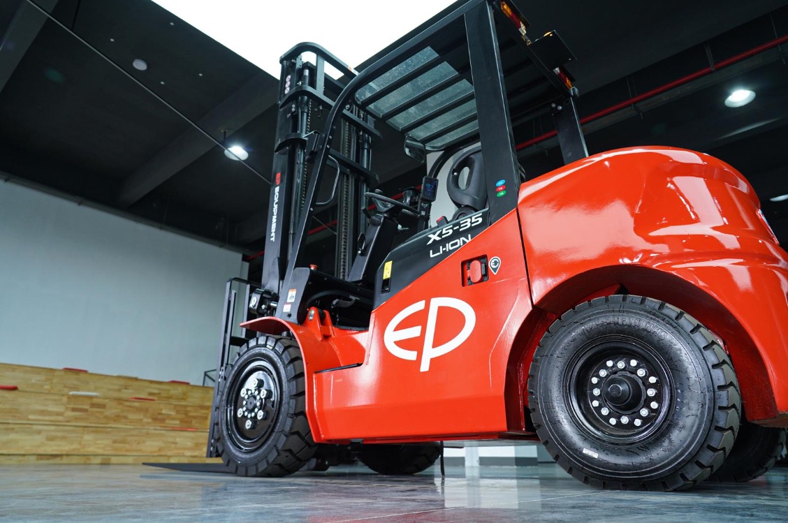 EP EFL302X5 LiTYUM AKÜLÜ FORKLİFT